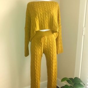 💔 SOLD Sorry, this item was SOLD. S/M, Mustard Set